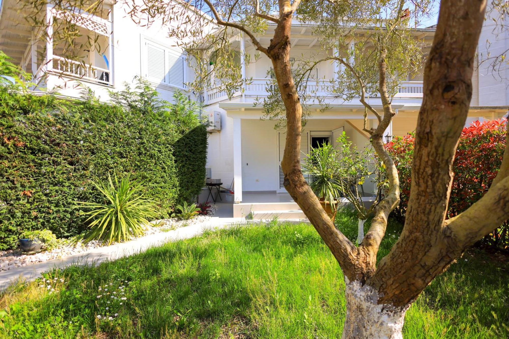 Grandstay Villa Perla Resort Durrës Exterior foto